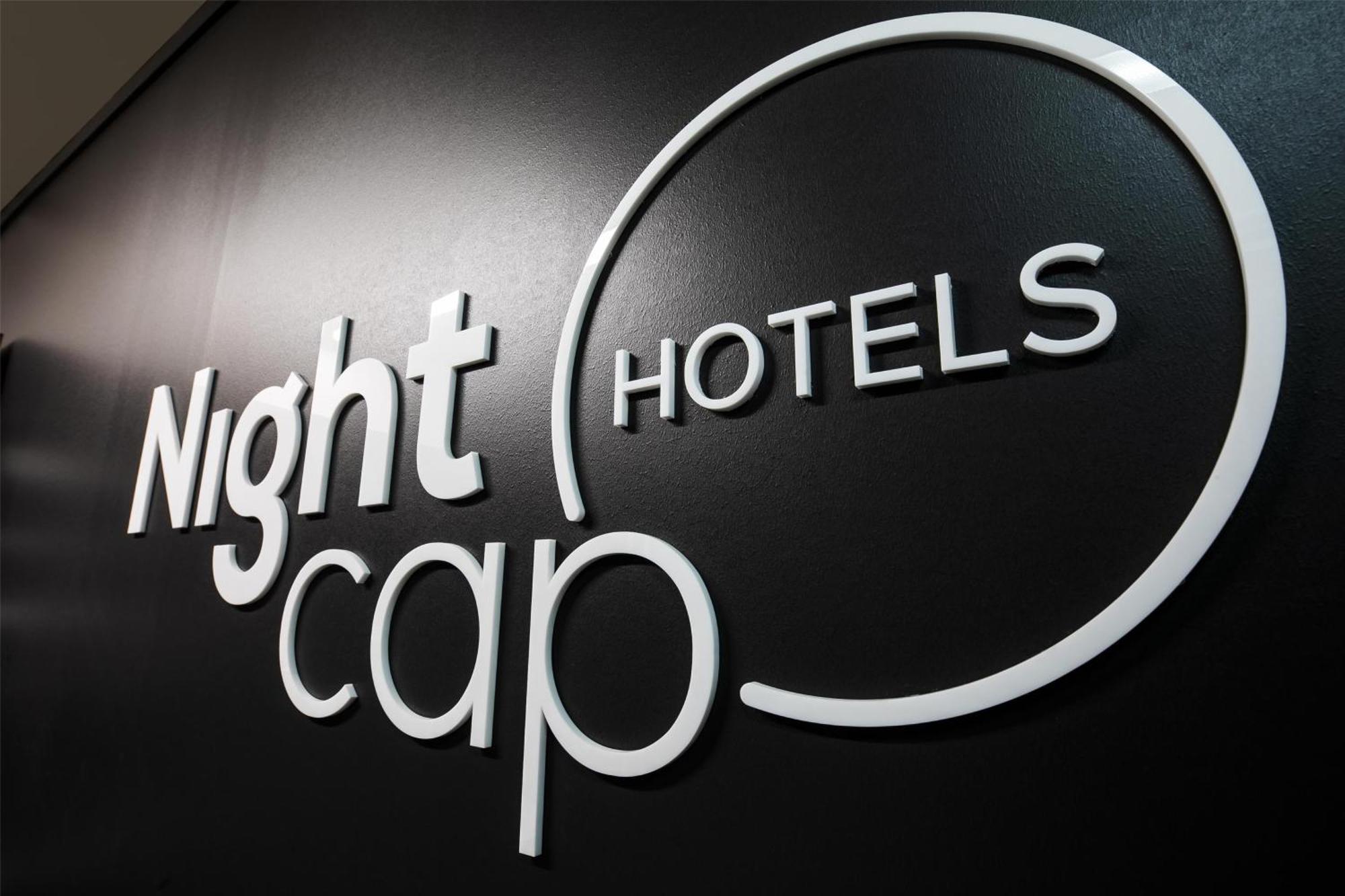 Nightcap At Fairfield Hotel Exterior foto